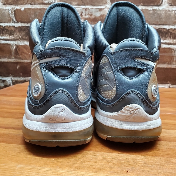 Nike LeBron 7 Cool Grey - Picture 6 of 12